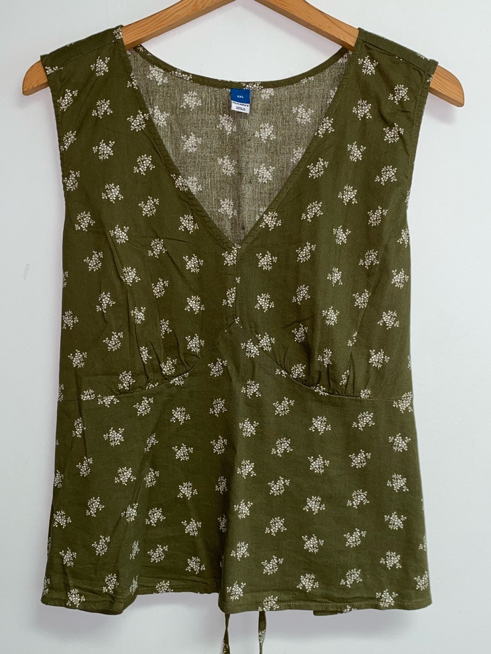 SUPER CUTE OLD NAVY TOP - XXL